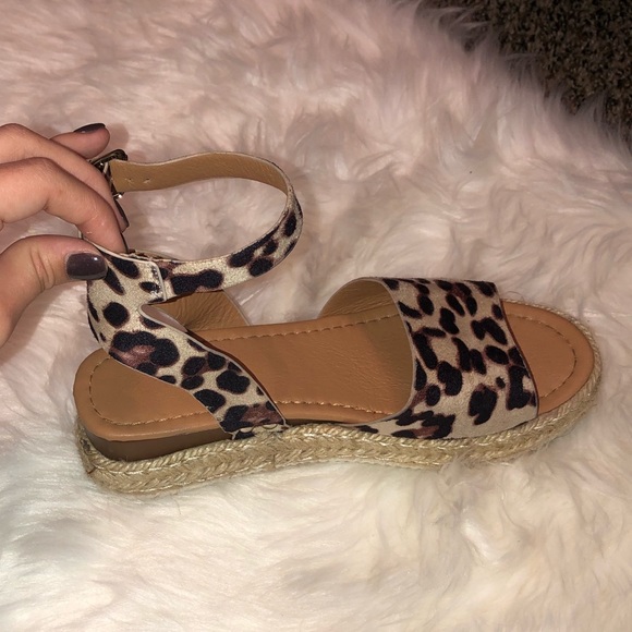 Cheetah Print Platform Ankle Strap Sandal - Picture 3 of 4